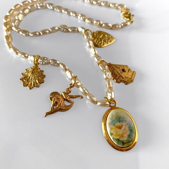 Vintage Jewelry - Vintage Freshwater Pearl Charm Necklace